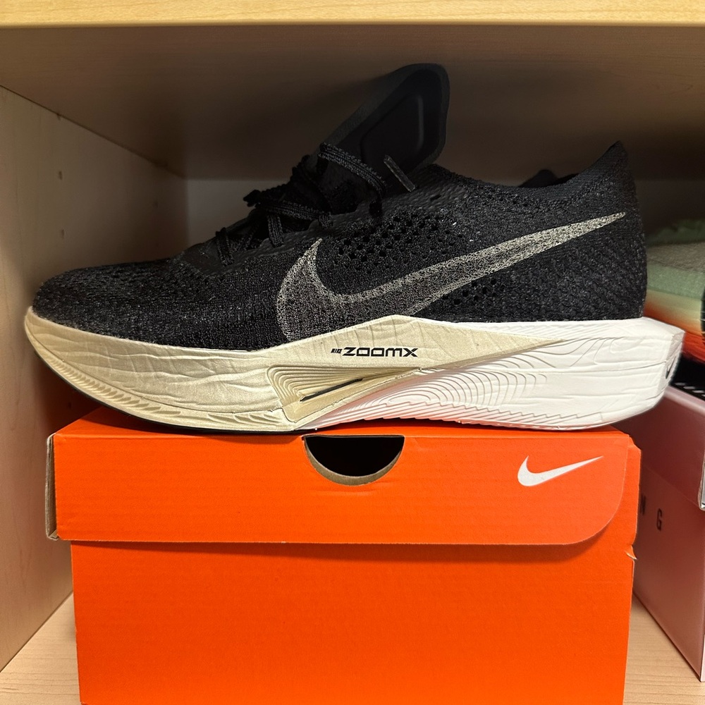 Nike ZoomX Vaporfly Next% 3 Men’s 10 Women’s 11.5